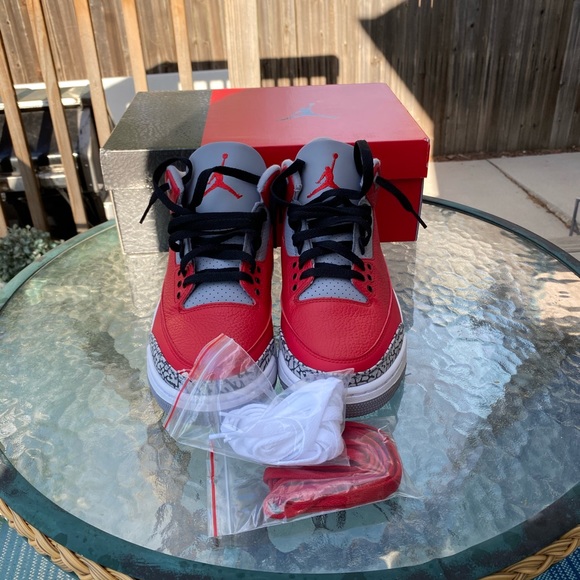 Red Cement 3’s - Picture 2 of 5